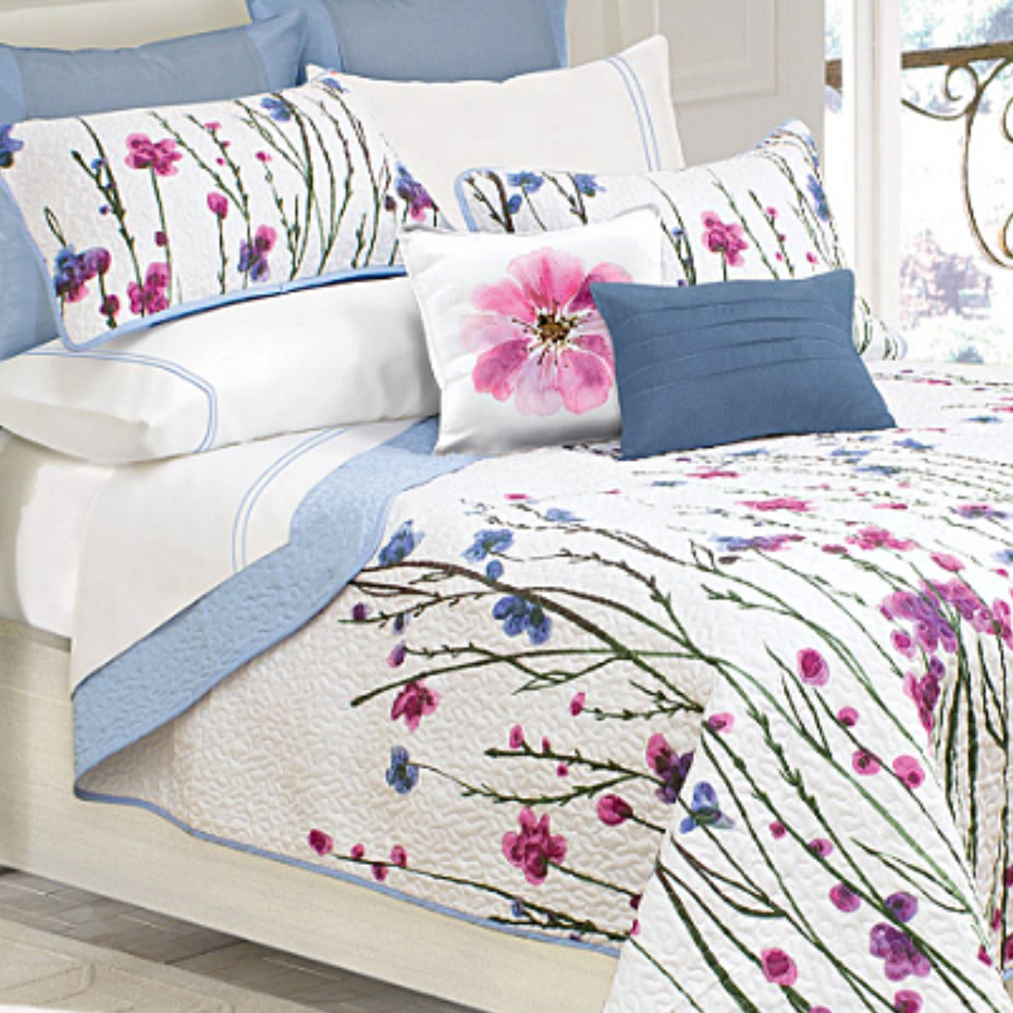 3-Piece Reversible Pink & Blue Floral Quilt