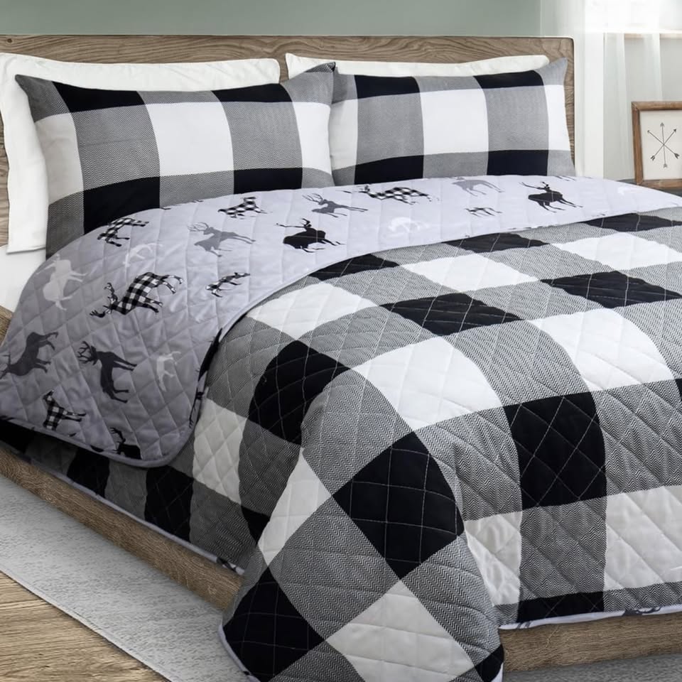 3-Piece Reversible Buffalo Plaid Grey Deer Quilt Set