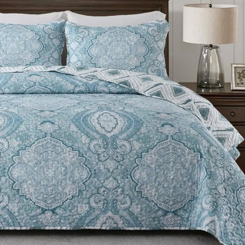 3-Piece Reversible Blue Paisley Quilt Set