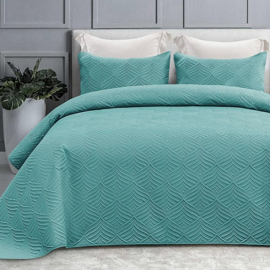 3-Piece Green Patterned Quilt Set