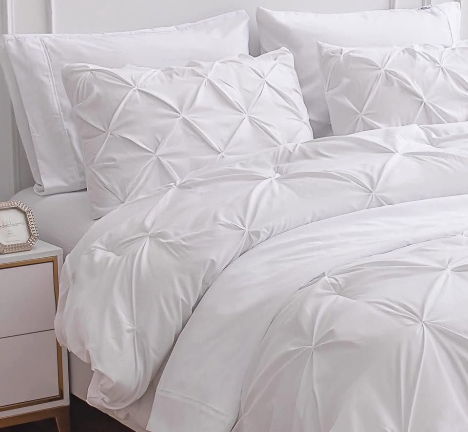 White 7 Piece Pinch Pleated Comforter Set